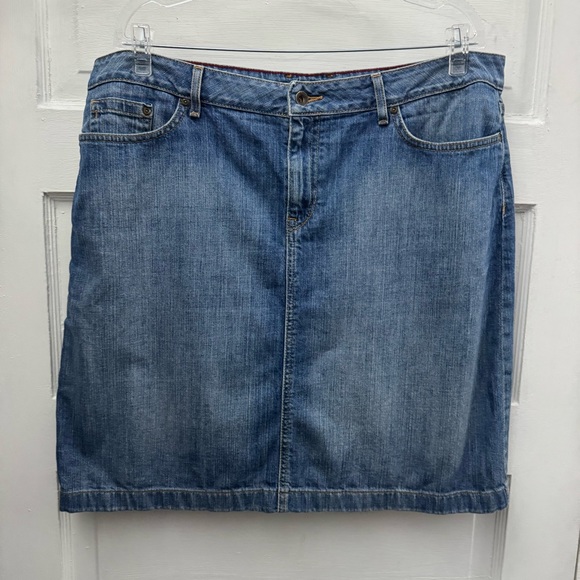 Dresses & Skirts - L.L.Bean Favorite Fit Denim Skirt Womens 16 Blue Jean Casual Classic